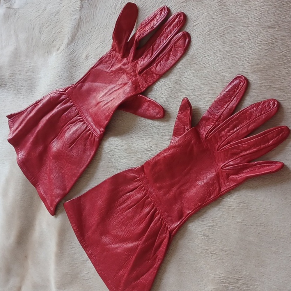 Bergdorf Goodman Leather Gloves